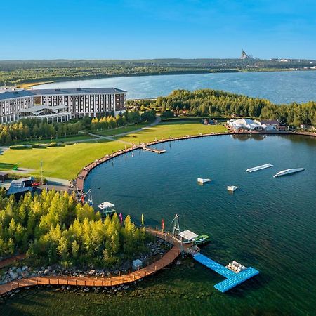 Rixos Borovoe Hotel ชูชินสก์ ภายนอก รูปภาพ Aerial view of the hotel and the lake