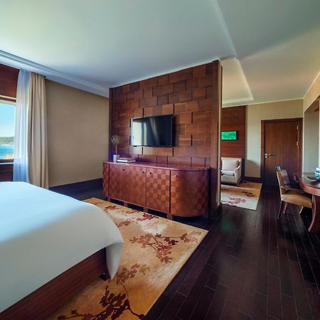 Rixos Borovoe Hotel ชูชินสก์ ภายนอก รูปภาพ A bedroom at the hotel