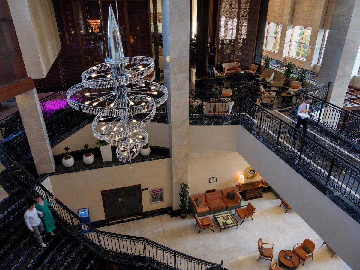 Rixos Borovoe Hotel ชูชินสก์ ภายนอก รูปภาพ The lobby of the hotel