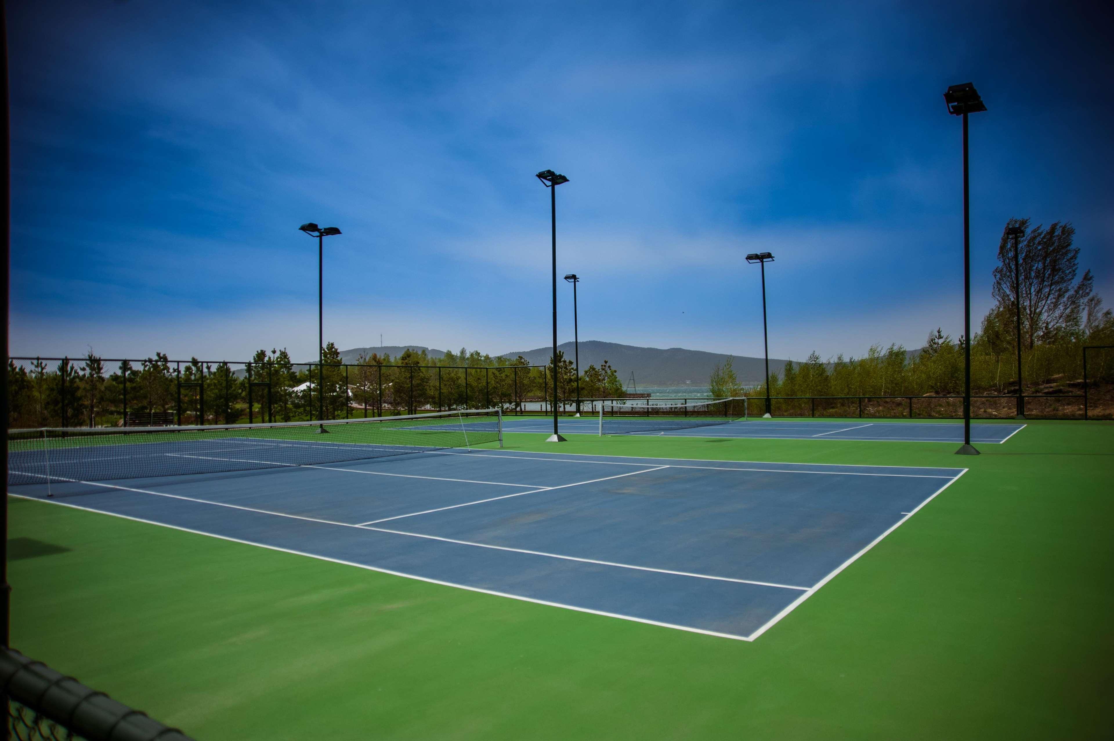 Rixos Borovoe Hotel ชูชินสก์ ภายนอก รูปภาพ Tennis Courts at the San Diego Tennis and Racquet Club