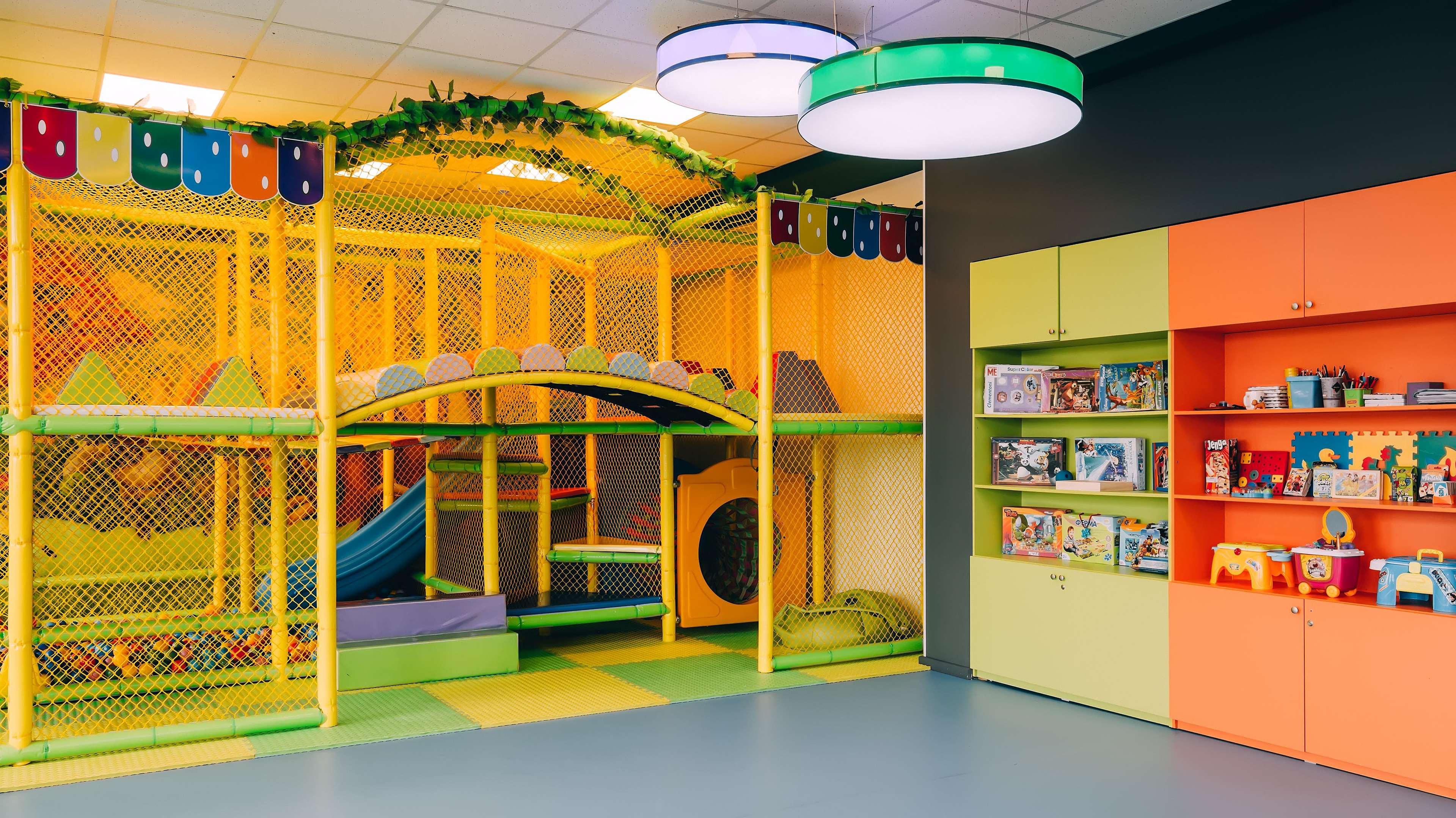 Rixos Borovoe Hotel ชูชินสก์ ภายนอก รูปภาพ The interior of a typical indoor playground