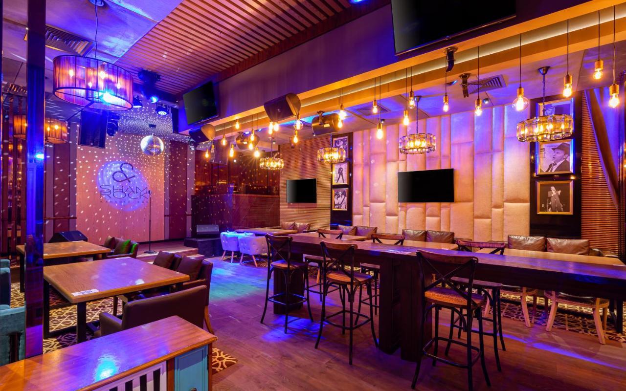 Rixos Borovoe Hotel ชูชินสก์ ภายนอก รูปภาพ The interior of a nightclub in Mumbai, India