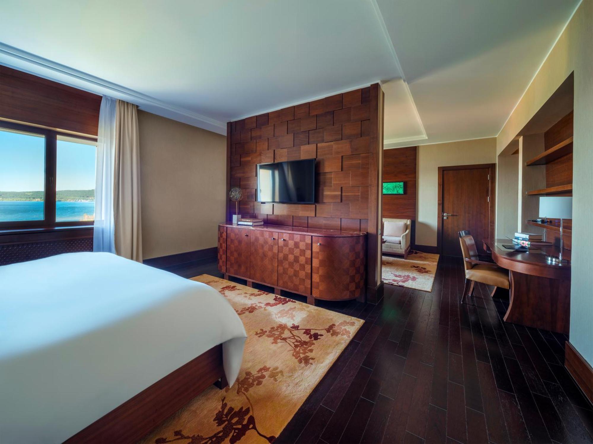 Rixos Borovoe Hotel ชูชินสก์ ภายนอก รูปภาพ A bedroom at the hotel